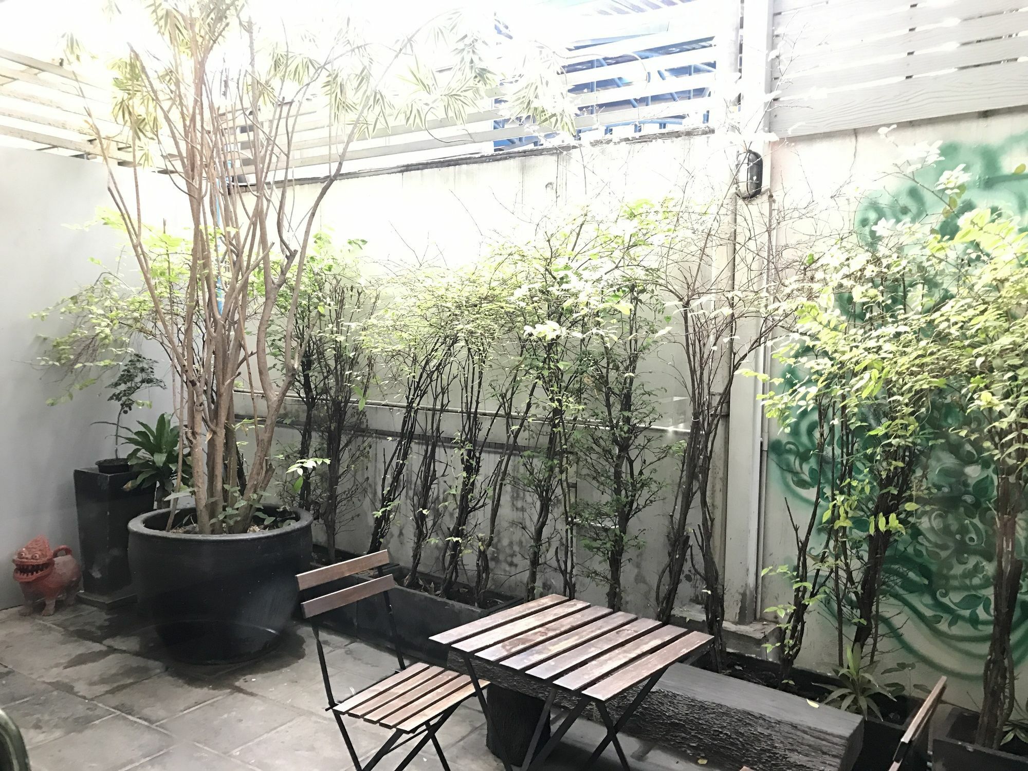 Somewhere To Escape - Hometel Bangkok Exteriör bild