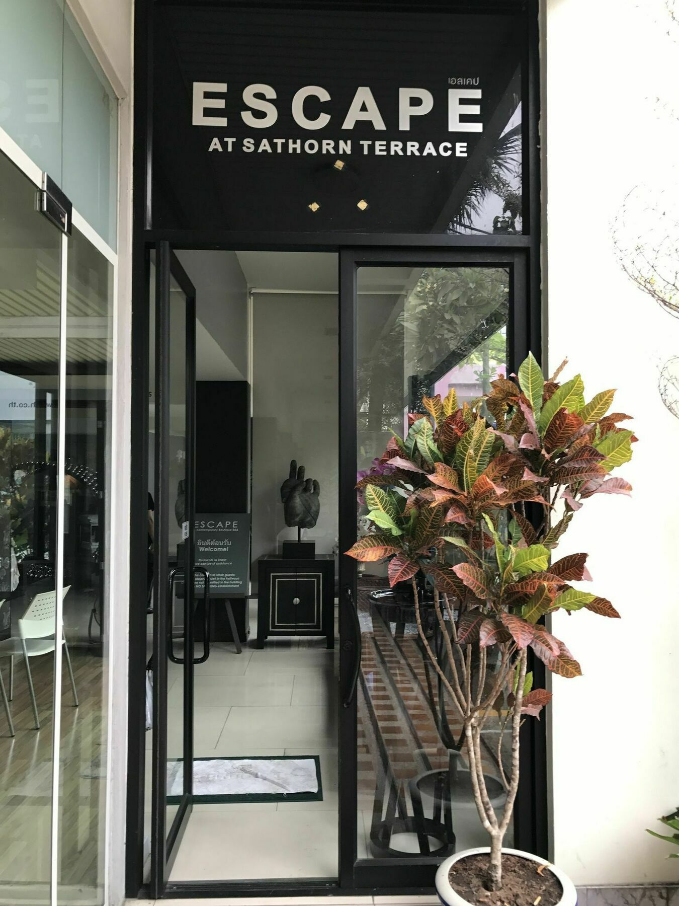 Somewhere To Escape - Hometel Bangkok Exteriör bild